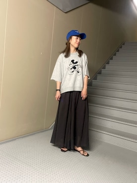 「URBAN RESEARCH Sonny Label(アーバンリサーチサニーレーベル)の別注/DISNEY/スウェットTシャツ(Tシャツ/カットソー、グレー系)」を使った、Manaさん(レディース・161cm)の夏コーディネート