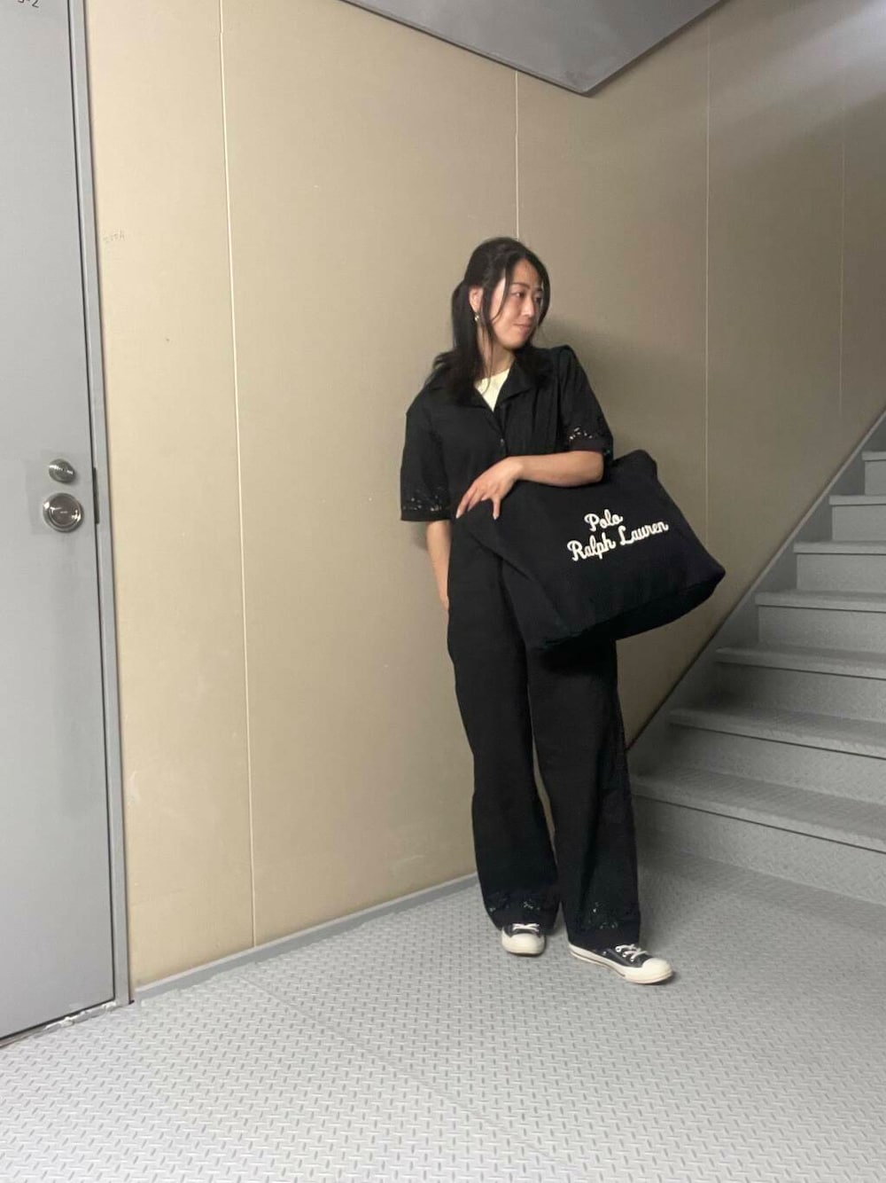 「シンプルコーデ、レース、サニーレーベル、夏、sonny、新作アイテム、もうすぐ夏」｜「URBAN RESEARCH Sonny LabelのフォトプリントTシャツ（Tシャツ/カットソー、イエロー系）」を使った、Manaさん（レディース・161cm）の春コーディネートの1枚目の写真