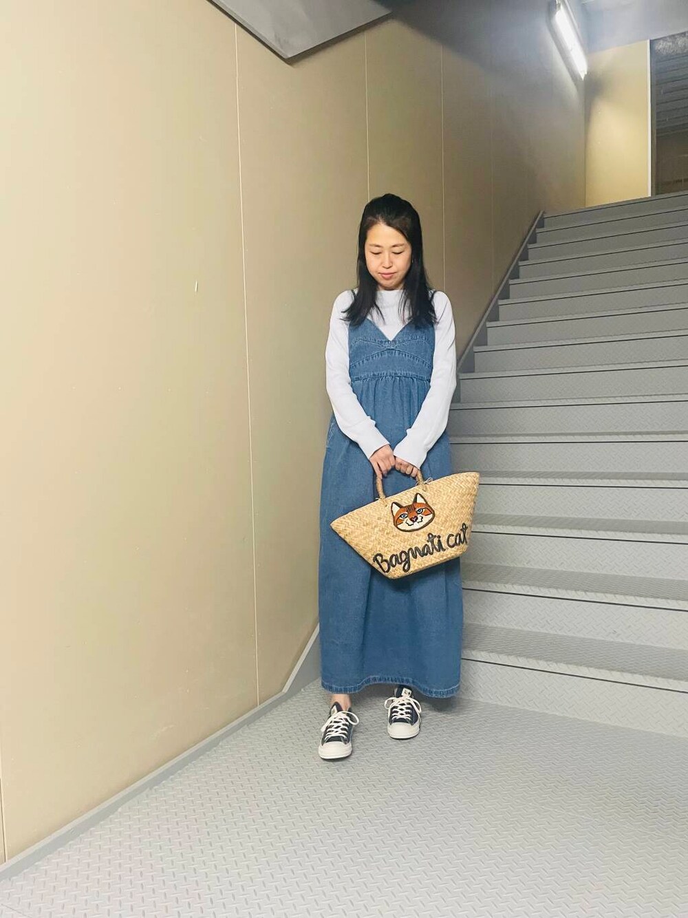 「カジュアル、カジュアルコーデ、シンプルコーデ、デニムコーデ、sonny、新作アイテム、サニー、さにーれーべる、私の推しデニムスタイル、先取りデニムコーデ」｜「CONVERSE ALL STARのCONVERSE　ALL STAR WASHED CANVAS OX（スニーカー、ブルー系）」を使った、Manaさん（レディース・161cm）の冬コーディネートの1枚目の写真