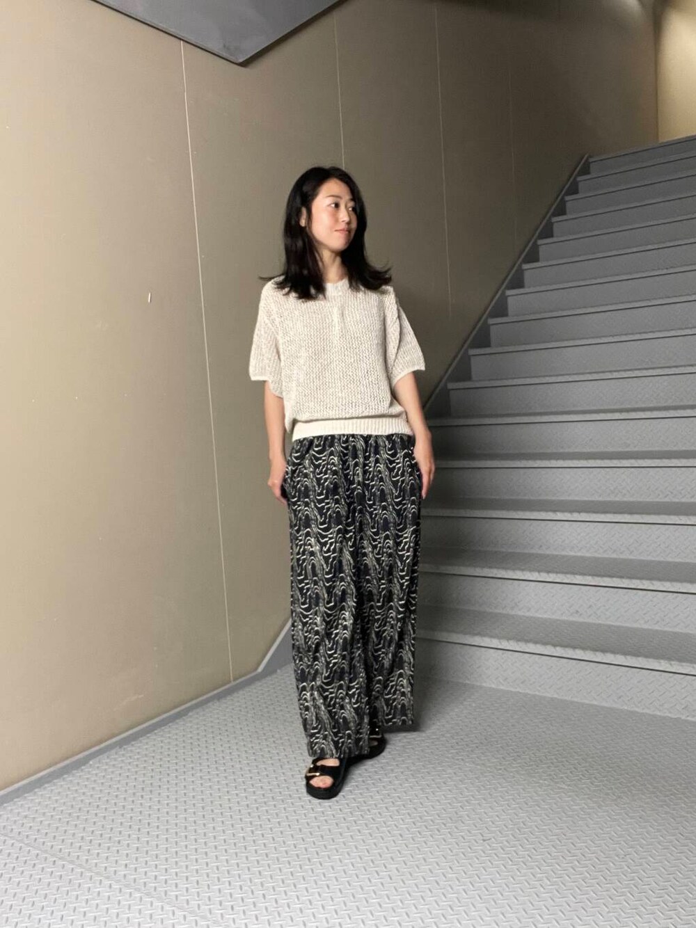 「シンプルコーデ、サニーレーベル、夏、sonny、新作アイテム、もうすぐ夏」｜「RODE SKOのダブルベルテッドサンダル（サンダル、ブラック系）」を使った、Manaさん（レディース・161cm）の春コーディネートの1枚目の写真
