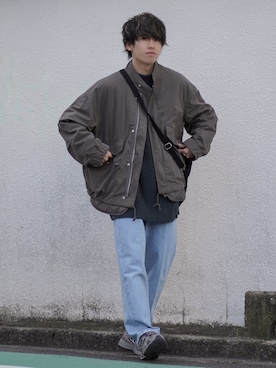「服とコスメでなりたい自分に」｜「アイテム（ブルゾン）」を使った、つぐ吉さん（メンズ・172cm）の冬コーディネート