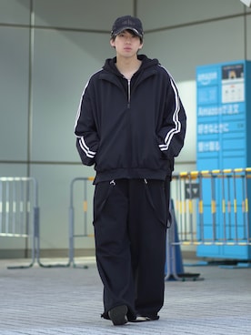 「LILL（リル）のルーズシルエットバルーンスリーブフェイクサスペンダードレープトラックジャケット（ブルゾン、ブラック系）」を使った、つぐ吉さん（メンズ・173cm）の春コーディネート