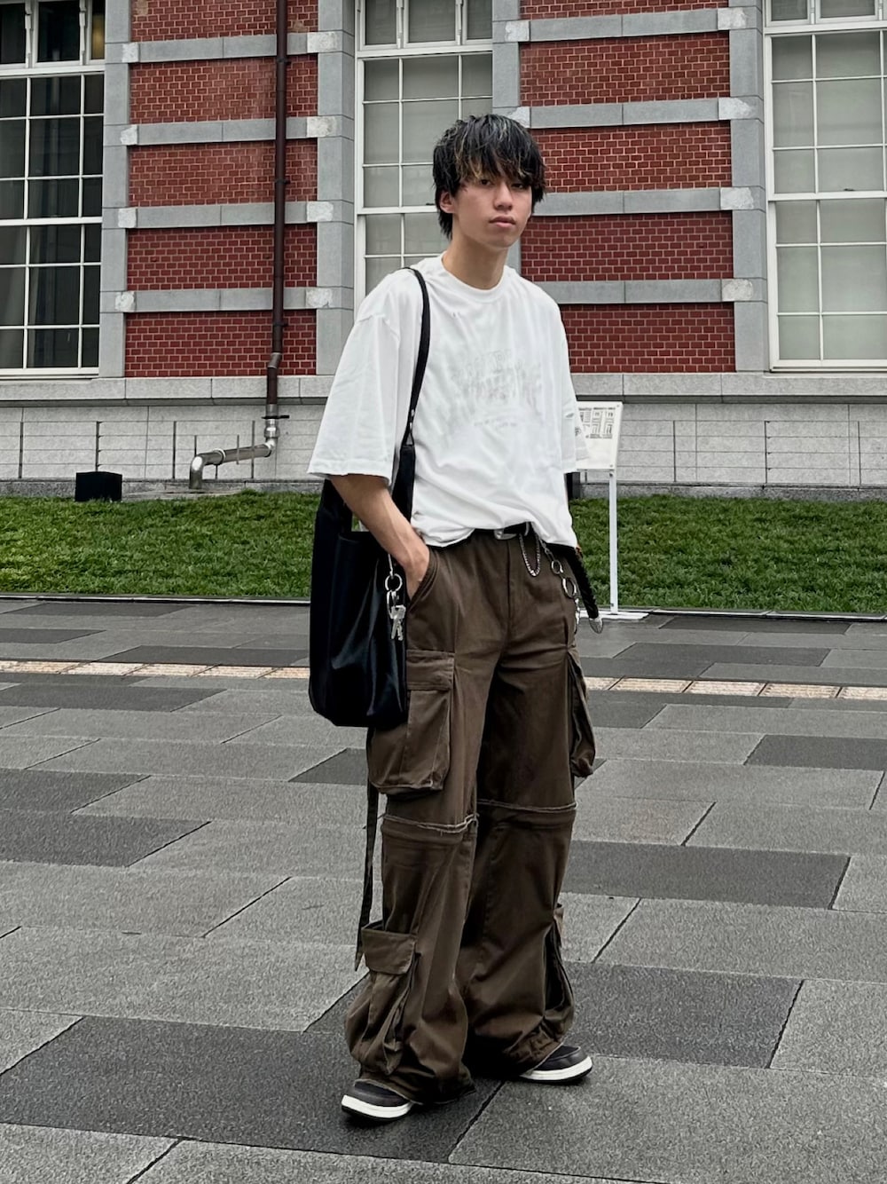 GRANCY】ジップデザイン カーゴパンツ カーキ Mサイズ（数量は多