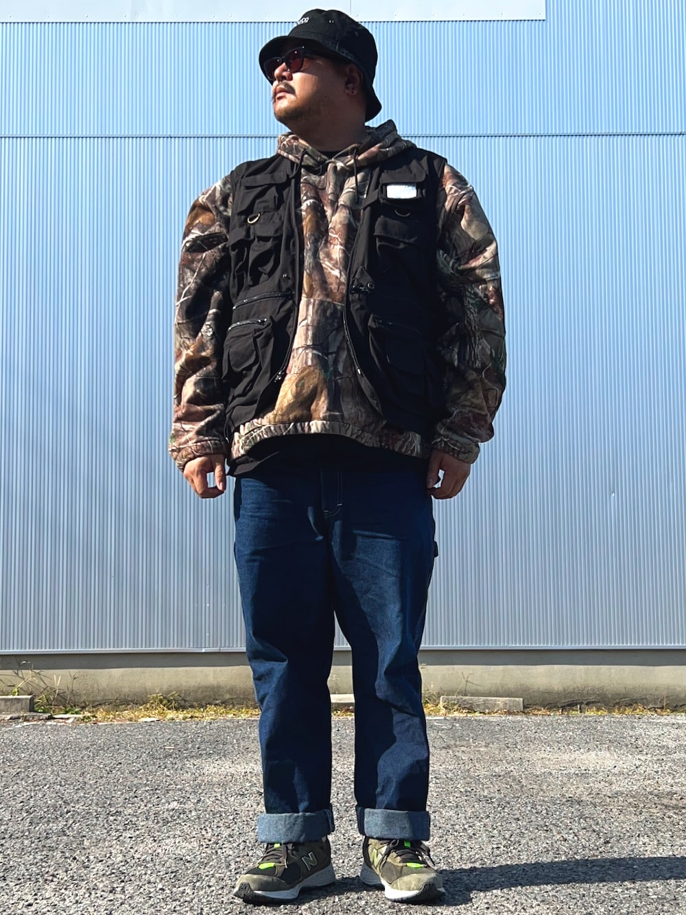 Dickiesのデニムパンツを使った「リアルツリーカモ」の人気