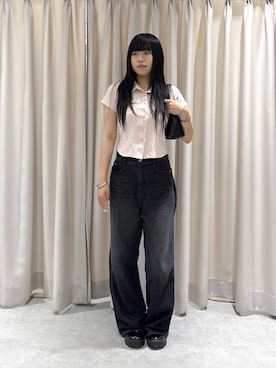 「FREE'S MART（フリーズマート）の【3サイズ展開XS-L】サイドパネルヴィンテージライクワイドデニム【低身長サイズ有】（デニムパンツ、ブラック系）」を使った、rukaさん（レディース・166cm）の夏コーディネート