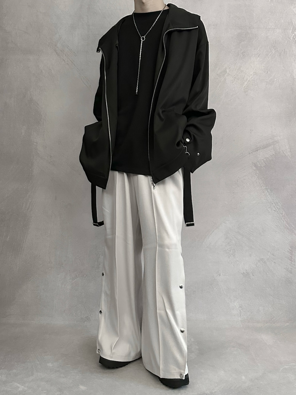 SERACE ルーズドレープサスペンダーマウンテンパーカー　　ブラック　L SERACE（セラス）の「【SERACE】Loose drape suspenders