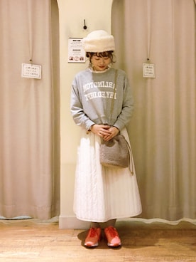 「キルトスカート」｜「アイテム（スウェット）」を使った、はじさん（レディース・155cm）の冬コーディネート