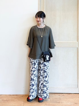 「SHOO・LA・RUE（シューラルー）の【ひんやり/S-LL/体型カバー】はしごレースが魅力な スラブポンチョ風ブラウス（シャツ/ブラウス、グリーン系）」を使った、愛さん（レディース・165cm）の夏コーディネート