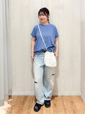 「Cutie Blonde（キューティーブロンド）のアイテム（デニムパンツ）」を使った、愛さん（レディース・165cm）の春コーディネート