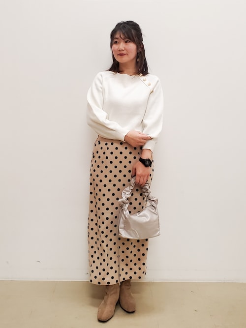 セール】【S-LL/洗える】きらっとラメが華やか 肩金ボタンニット