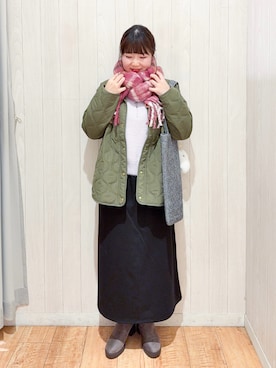 「アイテム（ストール/ショール）」を使った、愛さん（レディース・165cm）の冬コーディネート