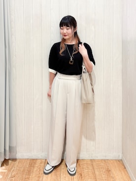 「SHOO・LA・RUE（シューラルー）の【毎日洗える/S-LL】ひらり袖で大人フェミニン 二の腕が隠れる5分袖ニット（ニット/セーター、ブラック系）」を使った、愛さん（レディース・165cm）の春コーディネート