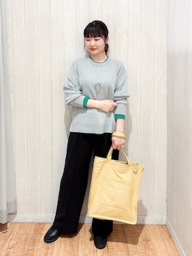 「SHOO・LA・RUE（シューラルー）の【洗濯機可/S-LL】配色が上品 スウェットライクニット（ニット/セーター、グレー系）」を使った、愛さん（レディース・165cm）の春コーディネート