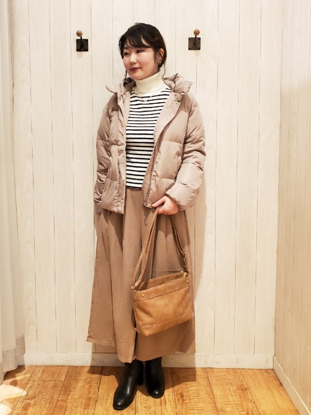 「真冬のあったかスタイル、オトナカジュアル、お出かけコーデ、着回しコーデ、大人女子、冬のコーデ、シューラルー、ママファッション、30代コーデ、ダウンジャケット、タートルニット、ボーダー、アウター」｜「DRESKIPの【洗える/撥水】10の欲張りを満たす ボリューム襟 ダウンジャケット（ダウンジャケット/コート、ブラウン系）」を使った、Maaaaachanさん（骨格ストレート・レディース・165cm）の冬コーディネートの1枚目の写真