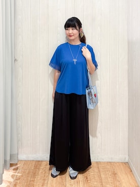 「SHOO・LA・RUE（シューラルー）の【ひんやり/UV/体型カバー】ヒップ周りが隠せる ひんやりお袖レースTシャツ（Tシャツ/カットソー、ブルー系）」を使った、愛さん（レディース・165cm）の夏コーディネート