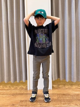 「SHOO・LA・RUE（シューラルー）の【マインクラフト】アソートプリント半袖Tシャツ（Tシャツ/カットソー、ブラック系）」を使った、愛さん（レディース・165cm）の春コーディネート