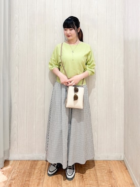「SHOO・LA・RUE（シューラルー）の【洗濯機可/S-LL】さらりと軽やか インせず着られる すっきり見えドルマンニット（ニット/セーター、グリーン系）」を使った、愛さん（レディース・165cm）の春コーディネート