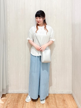 「SHOO・LA・RUE（シューラルー）の【軽量】ふわっと軽い3層ショルダー（ショルダーバッグ、シルバー系）」を使った、愛さん（レディース・165cm）の春コーディネート