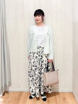 「SHOO・LA・RUE（シューラルー）の【S-LL】サッと羽織れてきれい見え　フラップポケット ノーカラーブルゾン（ブルゾン、グリーン系）」を使った、愛さん（レディース・165cm）の春コーディネート