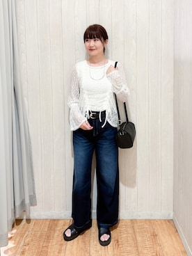 「SHOO・LA・RUE（シューラルー）のレースで華やかに映える 旬な透け感の レースシャーリングトップス（Tシャツ/カットソー、ホワイト系）」を使った、愛さん（レディース・165cm）の夏コーディネート