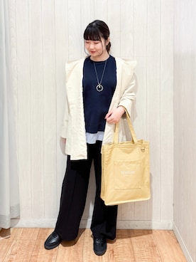 「SHOO・LA・RUE（シューラルー）の【洗濯機可/S-LL】さらに軽くなった スポンディッシュ裾フェイクトップス（ニット/セーター、ブルー系）」を使った、愛さん（レディース・165cm）の春コーディネート