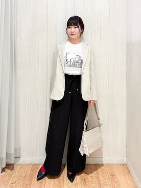 「SHOO・LA・RUE（シューラルー）の【S-LL/セットアップ可/イージーケア/UV】オンにもオフにも シングルジャケット（テーラードジャケット、ベージュ系）」を使った、愛さん（レディース・165cm）の春コーディネート
