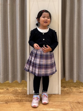 「SHOO・LA・RUE（シューラルー）の【110-140cm】重ね着風ハートボタンロンT（Tシャツ/カットソー、ブラック系）」を使った、愛さん（レディース・165cm）の秋コーディネート