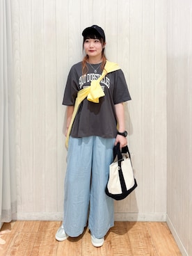 「SHOO・LA・RUE（シューラルー）の【体型カバー】前後差デザインで即こなれ見え ゆるシルエットシャツ（シャツ/ブラウス、イエロー系）」を使った、愛さん（レディース・165cm）の春コーディネート