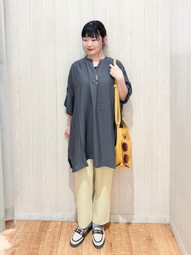 「SHOO・LA・RUE（シューラルー）の【ひんやり/S-LL/洗濯機可】体型カバー叶える 大人のゆるドルマンチュニック（チュニック、グレー系）」を使った、愛さん（レディース・165cm）の春コーディネート
