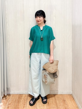 「SHOO・LA・RUE（シューラルー）の【高レビュー/体型カバー】インせず着られる スキッパー裾リボンブラウス（シャツ/ブラウス、グリーン系）」を使った、愛さん（レディース・165cm）の夏コーディネート