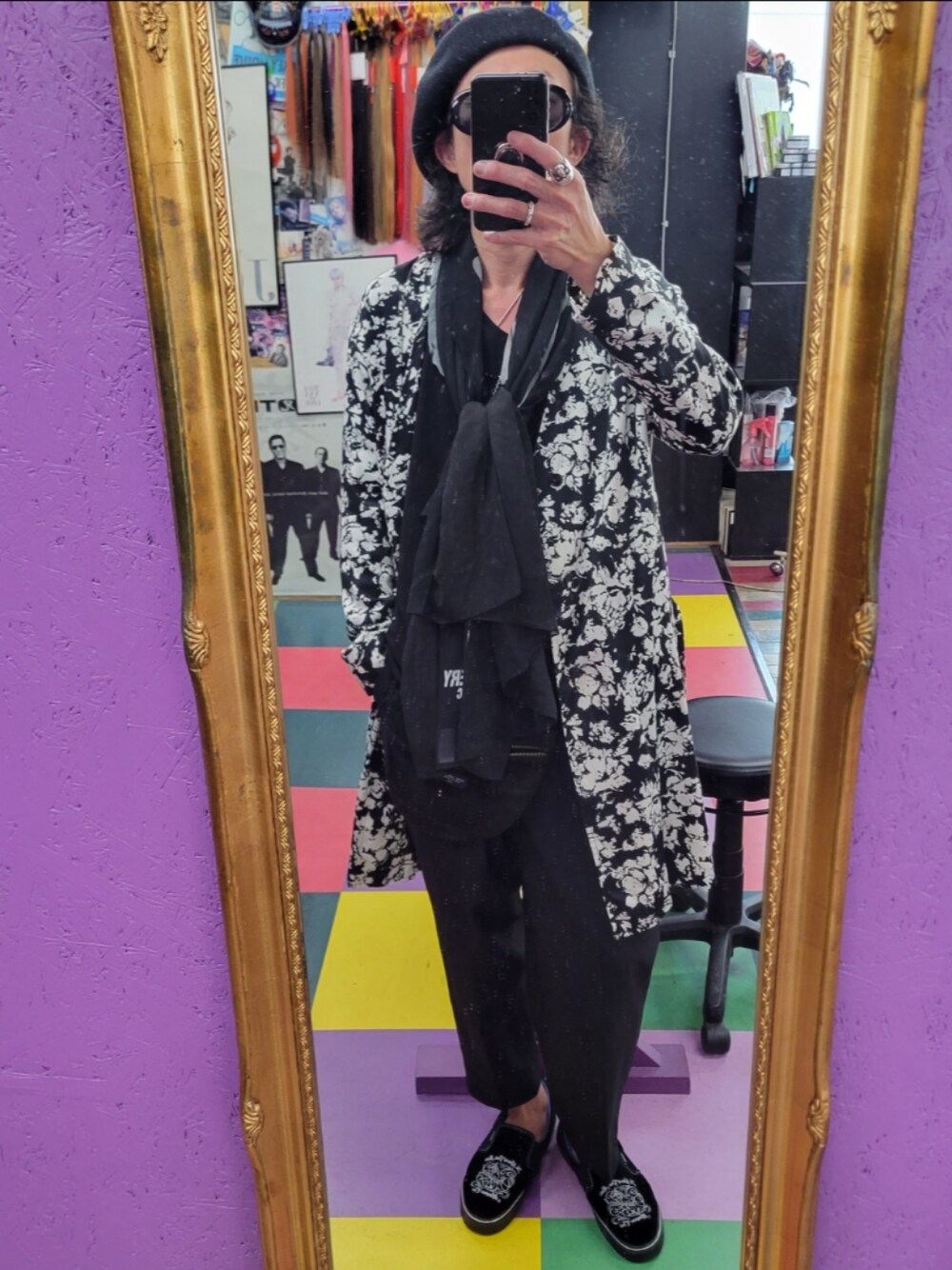 「RUDE GALLERYのアイテム（ノーカラーコート、その他）」を使った、みーやさん（メンズ・181cm）の秋コーディネートの1枚目の写真