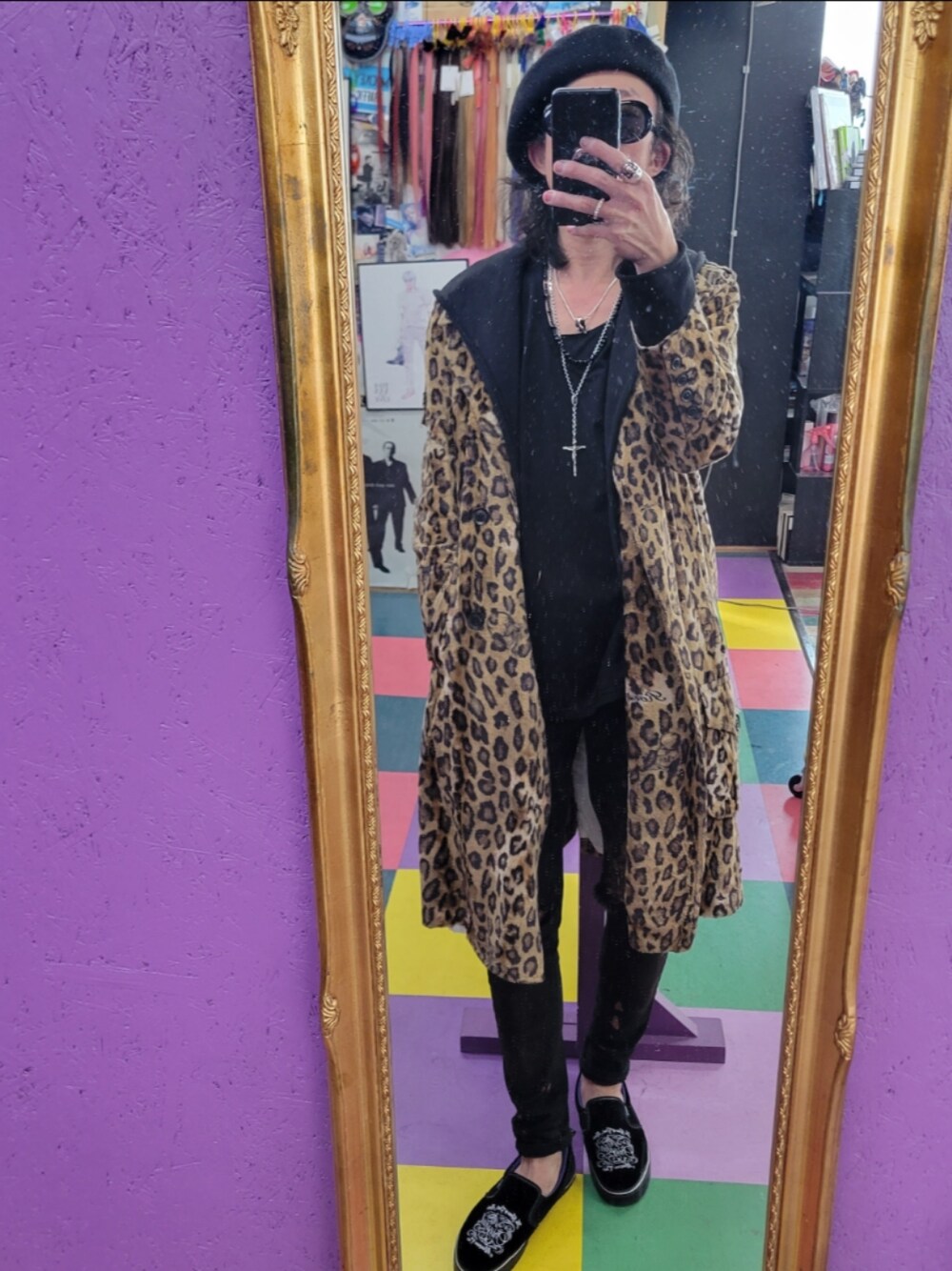 「ROENのアイテム（トレンチコート、その他）」を使った、みーやさん（メンズ・181cm）の冬コーディネートの1枚目の写真