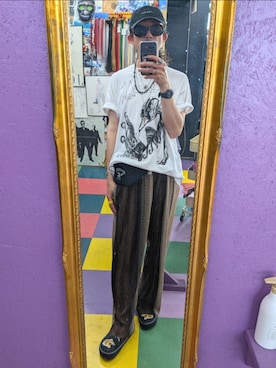 「Bjorkのアイテム（Tシャツ/カットソー、ホワイト系）」を使った、みーやさん（メンズ・181cm）の秋コーディネート