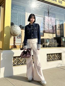 「Lee（リー）のアイテム（デニムジャケット、ブルー系）」を使った、夏目みさきさん（レディース・166cm）の秋コーディネート