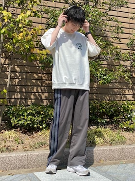 「niko and...（ニコアンド）のロゴプリントスウェットＴシャツ（Tシャツ/カットソー）」を使った、 ごりゅーさん（メンズ・177cm）の春コーディネート