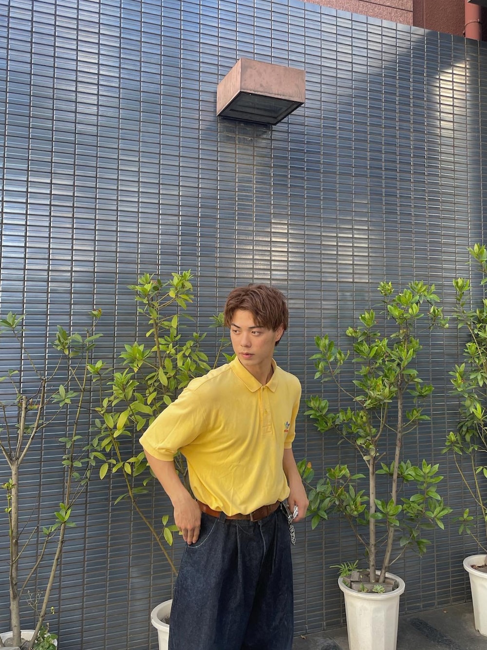 「WEARタイアップ、古着MIX、メンズコーデ」｜「adidasのアイテム（ポロシャツ、イエロー系）」を使った、ナガナガレさん（メンズ・171cm）の春コーディネートの1枚目の写真