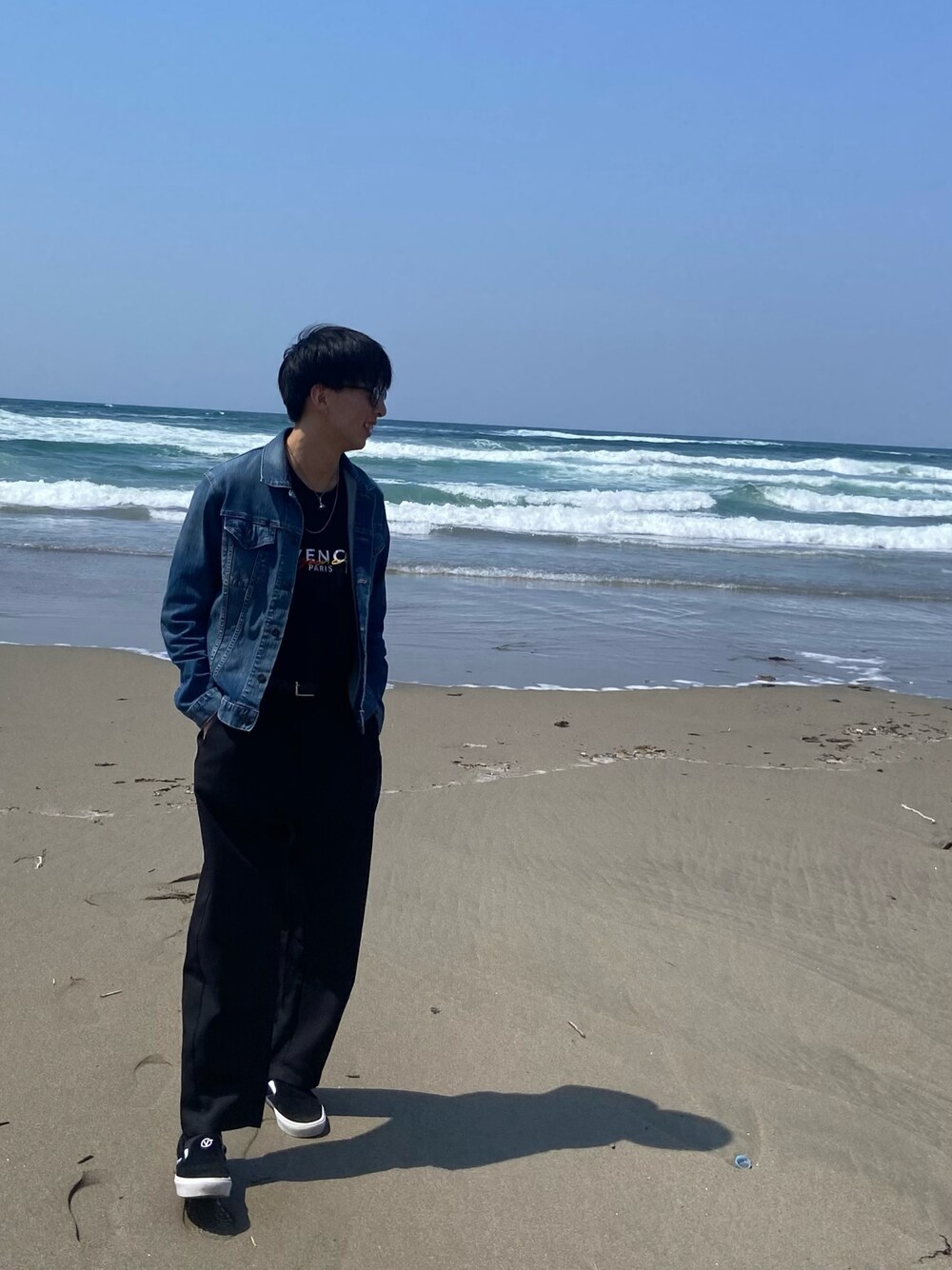 「GIVENCHYのGivenchy Logo-Embroidered Cotton-Jersey T-Shirt（Tシャツ/カットソー、ブラック系）」を使った、よさん（メンズ・177cm）の春コーディネートの1枚目の写真