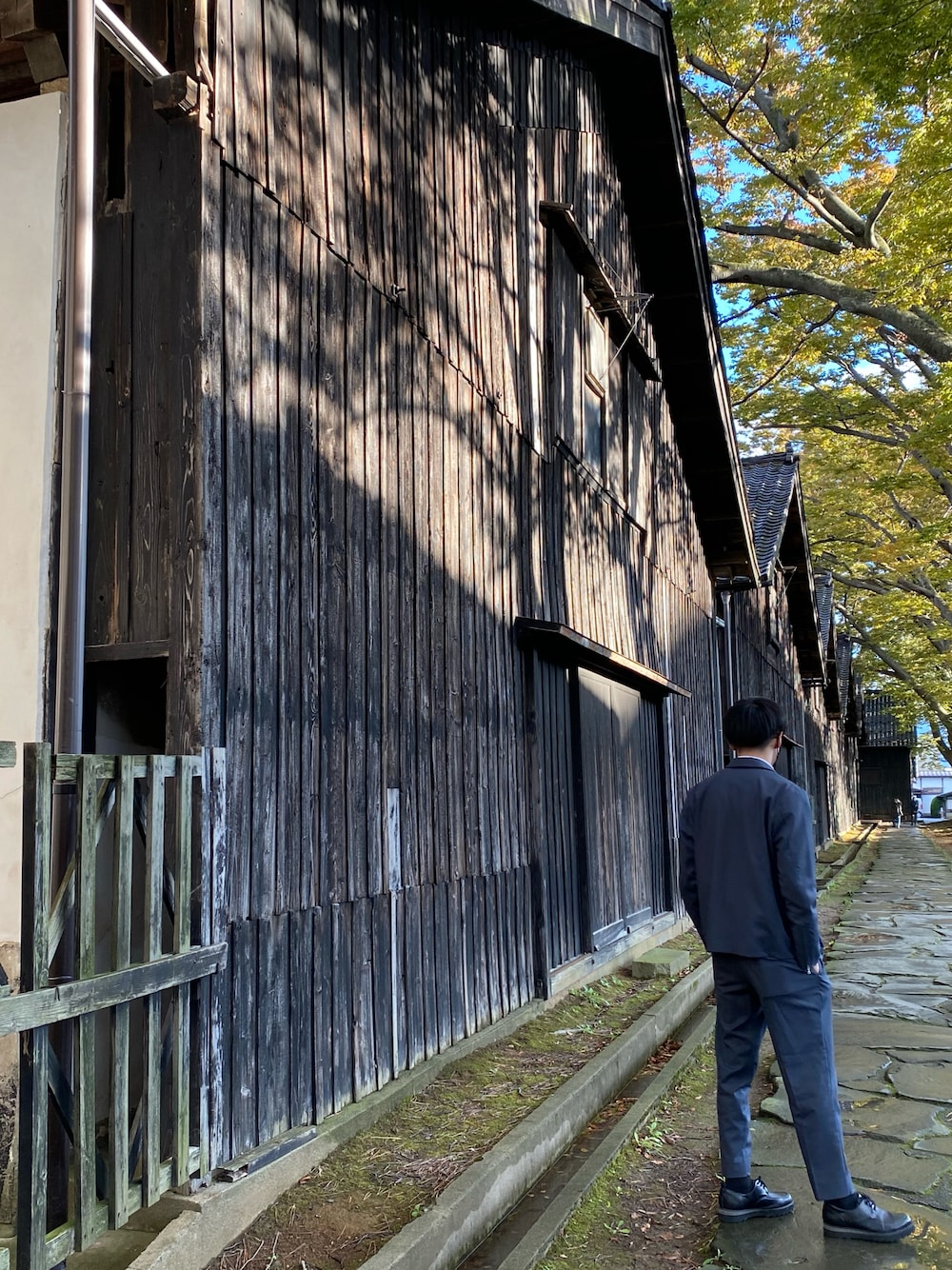 「WYM LIDNM、WYM、HARE、セットアップ、セットアップスタイル、酒田、オトナカジュアル、山形、大学生、大学生の日常、大学生コーデ」｜「HAREの【SETUP対応】TWスリムテーパードパンツ(HARE)（その他パンツ、パープル系）」を使った、よさん（メンズ・177cm）の秋コーディネートの1枚目の写真