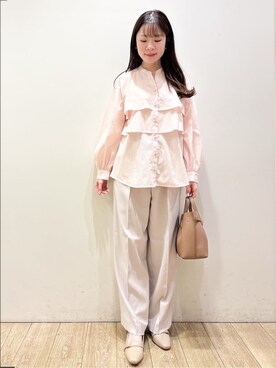 「index（インデックス）のフリルキーネックシャツ【洗濯機OK/イージーアイロン/防シワ】《XS～LL/7col》（シャツ/ブラウス、ピンク系）」を使った、ayaさん（レディース）の春コーディネート