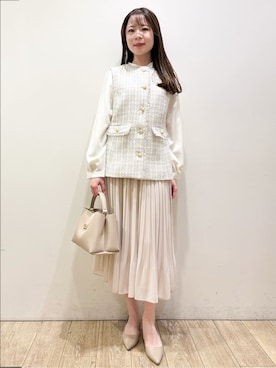 「index（インデックス）のファンシーツイードペプラムジレ【洗える】（ベスト、ベージュ系）」を使った、ayaさん（レディース）の冬コーディネート