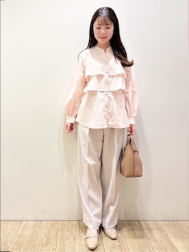 「index（インデックス）のビット付ヒールローファー（パンプス、ベージュ系）」を使った、ayaさん（レディース）の春コーディネート