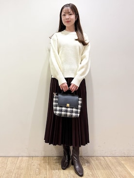 「index（インデックス）のモックネックボクシーラメニット【洗濯機OK】《7col》（ニット/セーター、ホワイト系）」を使った、ayaさん（レディース）の冬コーディネート