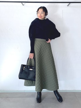 「OUVRAGE CLASSE（ウヴラージュクラス）のフォックスファーVネックニット（ニット/セーター、ブラック系）」を使った、ヤコさん（レディース・163cm）の秋コーディネート