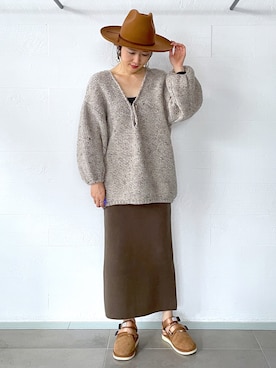 「アイテム（スリッポン、ブラウン系）」を使った、ヤコさん（レディース・163cm）の秋コーディネート