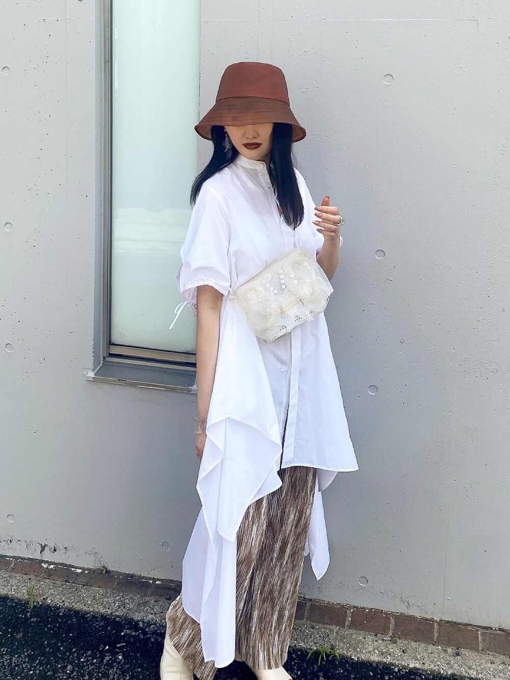 「今日のコーデ、ワンピース、シャツスタイル、ロングシャツ、ホワイトコーデ、ハット」｜「FEMMENTのアイテム（ワンピース/ドレス、ホワイト系）」を使った、yuriさん（レディース・160cm）の夏コーディネートの1枚目の写真