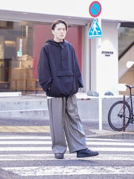 「ストリートカジュアル」｜「アイテム（スラックス）」を使った、KOMさん（メンズ・165cm）の春コーディネート