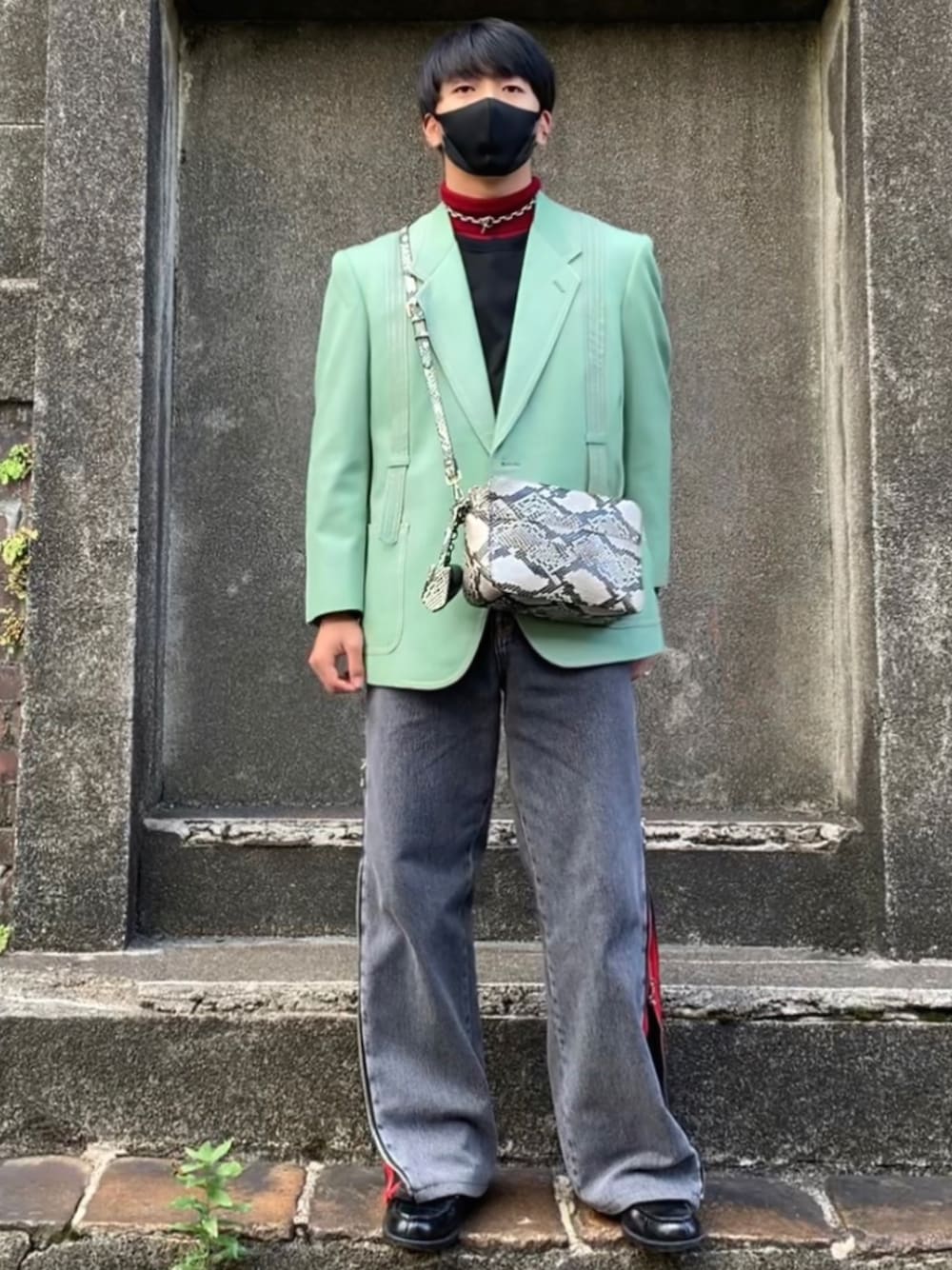 「秋冬コーデ、キレイめ、大人カジュアル、色物、古着、デニム、HERMES、TaaKk、Banyardstorm、Diesel、革靴、ファッションの力を信じよう、服好きな人と繋がりたい、お洒落さんとつながりたい」｜「HERMESのアイテム（ネックレス、シルバー系）」を使った、y_skさん（メンズ・173cm）の秋コーディネートの1枚目の写真