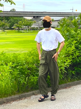 「Graphpaper（グラフペーパー）のアイテム（カーゴパンツ）」を使った、たんぺさん（メンズ・182cm）の夏コーディネート