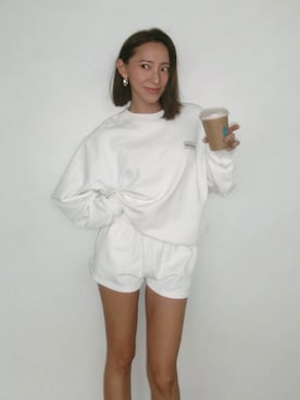 「ALEXIA STAM（アリシアスタン）のLogo Patch Sweat Shorts /ロゴパッチ スウェットショーツ（スウェットパンツ、ホワイト系）」を使った、ALEXIA STAMさん（レディース・163cm）の春コーディネート