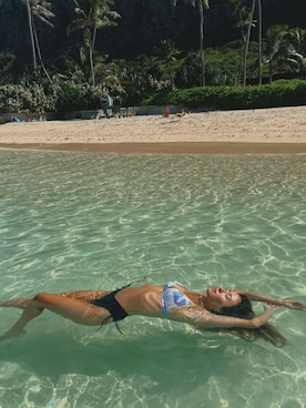 「アイテム（水着）」を使った、ALEXIA STAMさん（レディース・158cm）の秋コーディネート